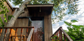 Najważniejsze zalety posiadania drewnianego domku mobilnego