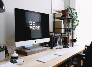 Jak zorganizować swoje biurko i zwiększyć produktywność