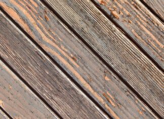 Czy trzeba mocować legary?