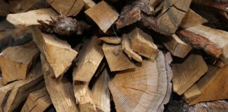 Ile kosztuje kubik desek 32 mm?