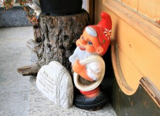 Jak zrobić skrzata z gałęzi?