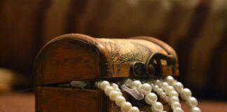 Jak zrobić korale z kasztanów?