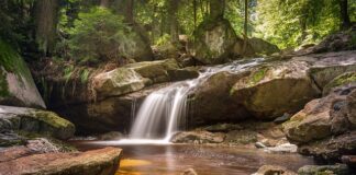 Jak zrobić kaskadę do oczka wodnego?