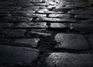 Jakie podłoże pod podłogę drewnianą?