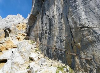 Jak zablokować nóż w kosiarce?