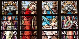 Jak ozdobić szybę na święta?