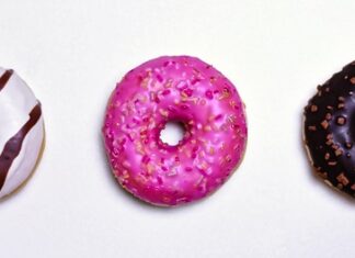 Jak zrobić lejąca polewa na tort?