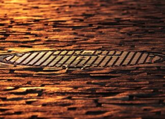 Jak ukryć właz od szamba?