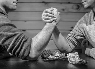 Czy można pod kask zakłada się czapkę?